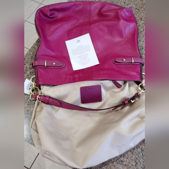 NWT  Coach Colette bag fuchsia color natural leather with Brass metal - Picture 10 of 17